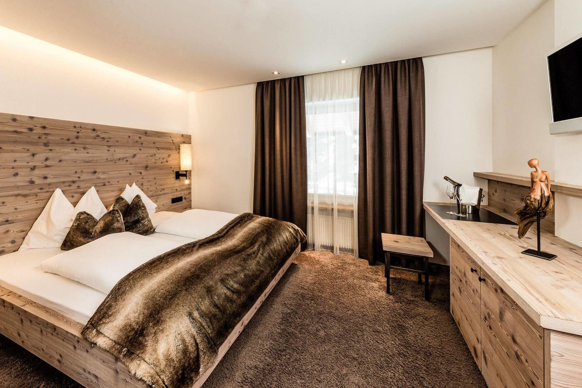 Arthotel Anterleghes - Gardenahotels Selva di Val Gardena Ngoại thất bức ảnh